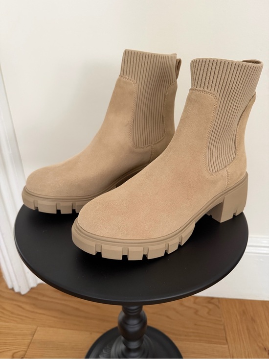 Steve Madden Shoes - Steve Madden Tan Chunky Chelsea Ankle Boots